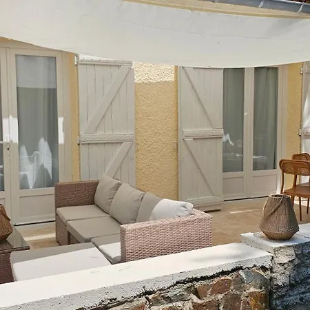 Villa With Private Pool, 3 Bedrooms On 3000 M2 *