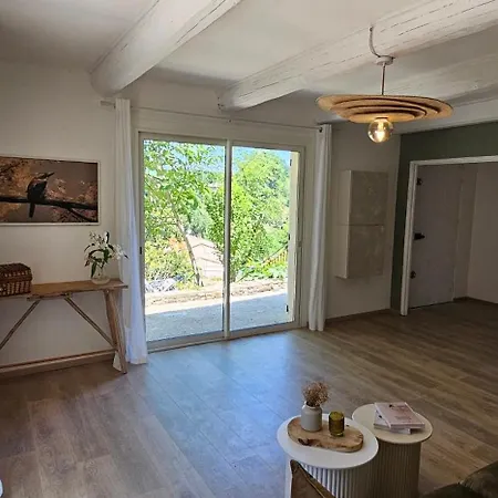With Private Pool, 3 Bedrooms On 3000 M2 Vila *