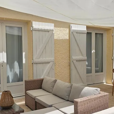 With Private Pool, 3 Bedrooms On 3000 M2 Anduze