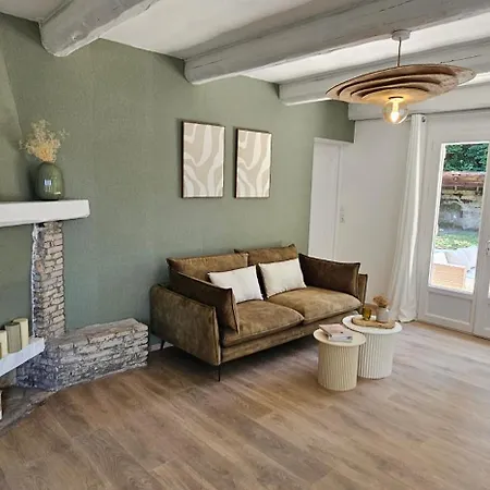 Vila With Private Pool, 3 Bedrooms On 3000 M2 *