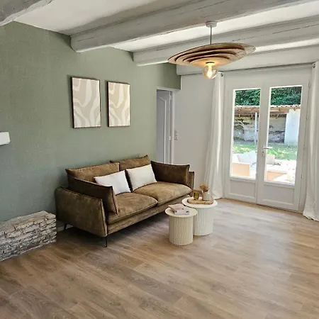 With Private Pool, 3 Bedrooms On 3000 M2 Anduze