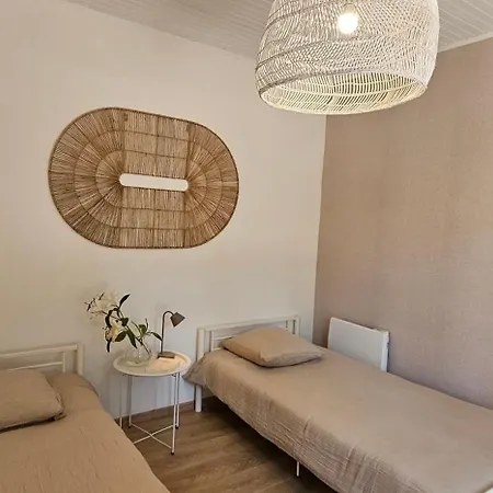 With Private Pool, 3 Bedrooms On 3000 M2 Anduze