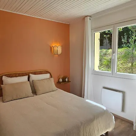 With Private Pool, 3 Bedrooms On 3000 M2 Vila *