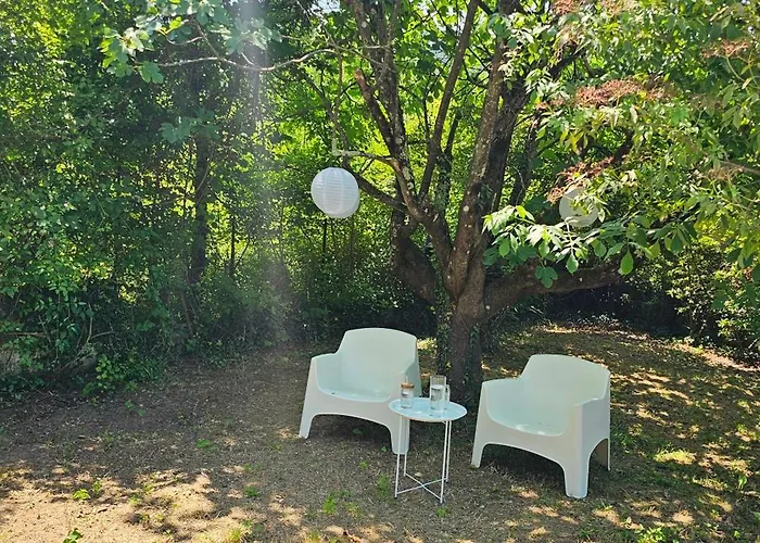 With Private Pool, 3 Bedrooms On 3000 M2 Villa Anduze