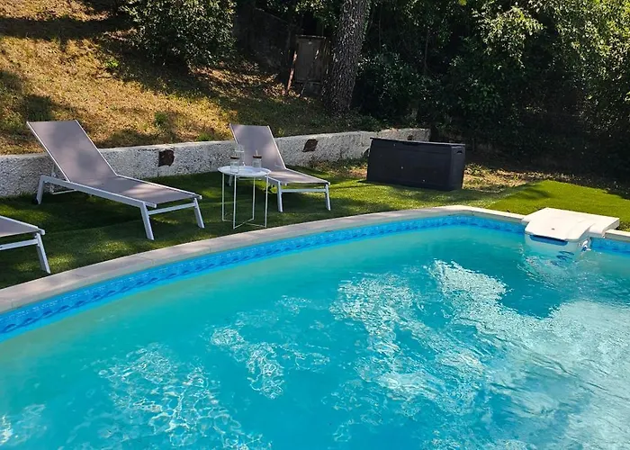 With Private Pool, 3 Bedrooms On 3000 M2 Villa Anduze