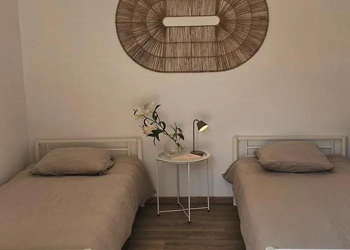 With Private Pool, 3 Bedrooms On 3000 M2 Anduze