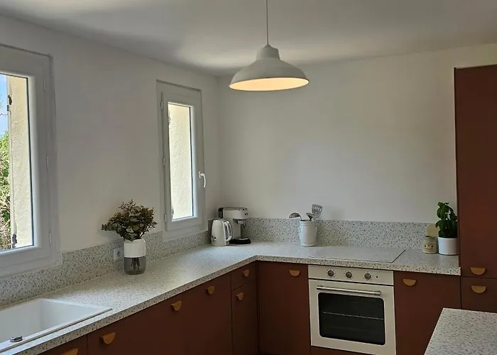 With Private Pool, 3 Bedrooms On 3000 M2 Villa Anduze