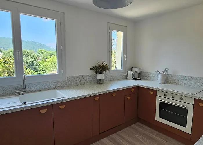 With Private Pool, 3 Bedrooms On 3000 M2 Anduze